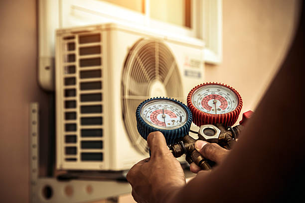 Professional Hvac Installation technician working in Norwood, OK